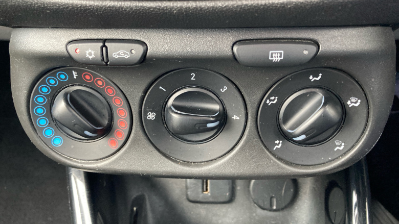 Vauxhall Corsa 1.4 SE Nav 5dr Petrol Hatchback